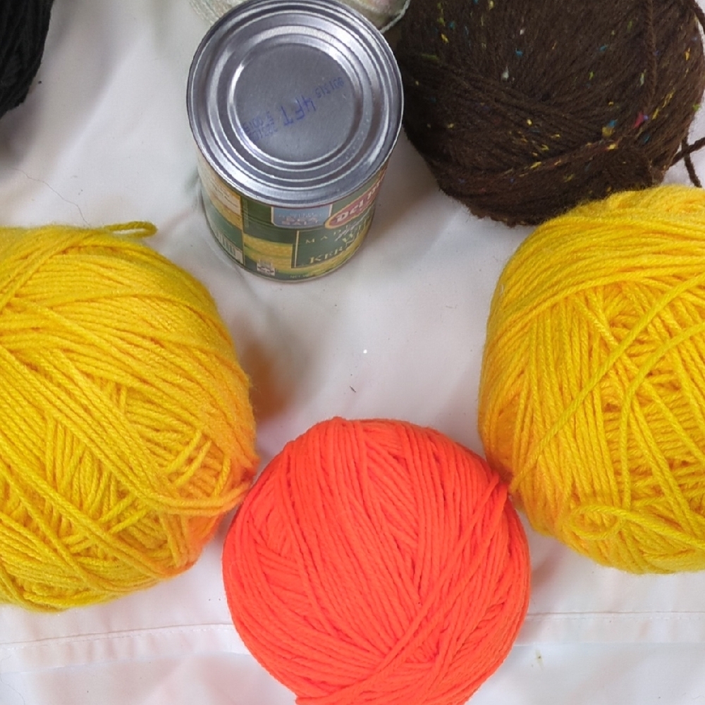 Colorful Yarn Collection - Picture 5 of 5